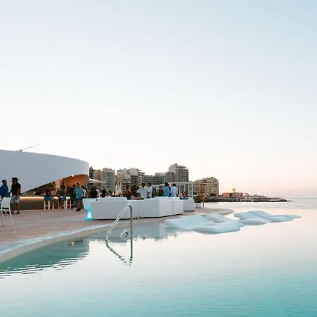 Modern 2br In St Julian's Apartment *